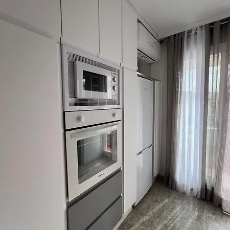 Sea & Sky Penthouse Торевьиа
